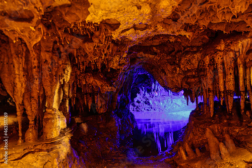 Slika na platnu Beautiful Scenic View of a Florida Cavern