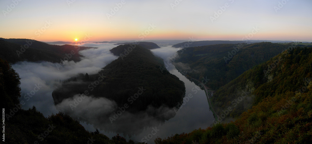 Sonnenaufgang über der Saarschleife, Deutschlands schönster Flussschleife