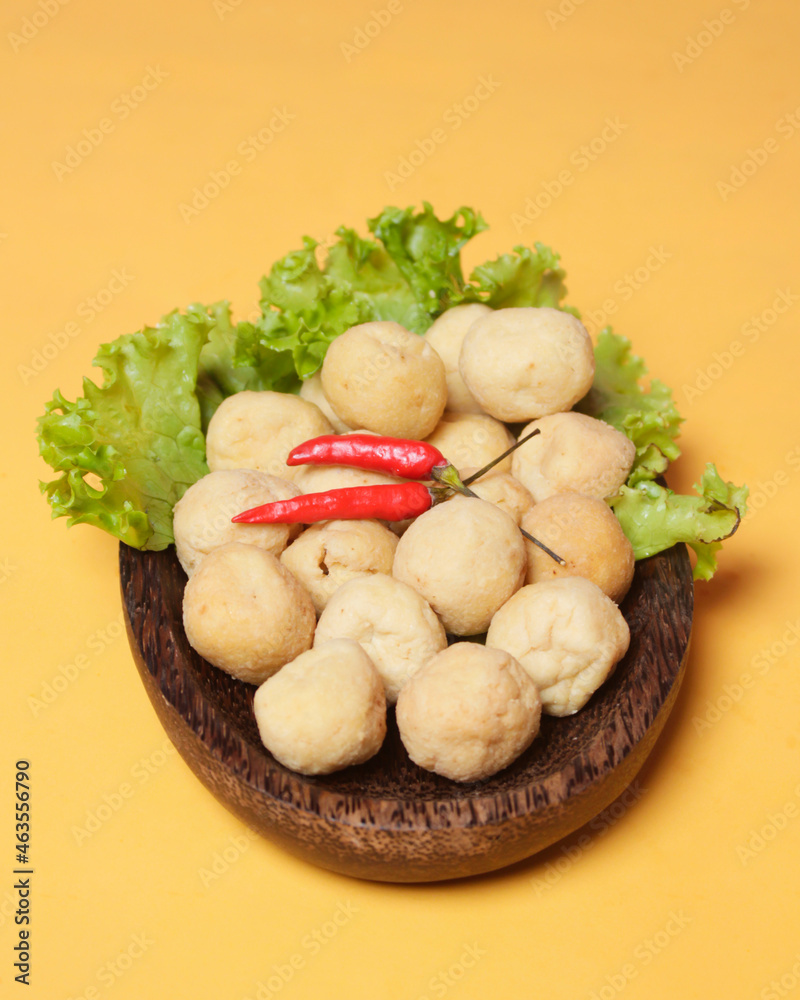 Hot round tofu for snacks in spare time. Round tofu is one type of tofu that, as the name implies, is round in shape. It has a crunchy texture on the outside and soft on the inside. Focus blur. Hot round tofu for snacks in spare time. Round tofu is one type of tofu that, as the name implies, is round in shape. It has a crunchy texture on the outside and soft on the inside. Focus blur.