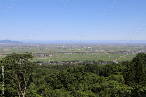 護摩堂山・山頂から見る越後平野（新潟県田上町） © てっぴぃ