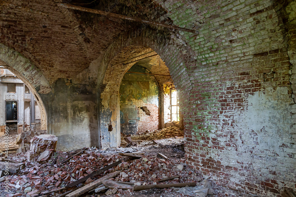Fototapeta premium ruins inside an ancient Orthodox church