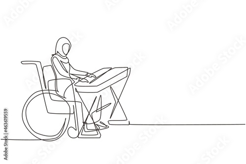 Single one line drawing Arabian female sit wheelchair playing electric keyboard, sing song. Physically disabled. Rehabilitation center patient. Continuous line draw design graphic vector illustration