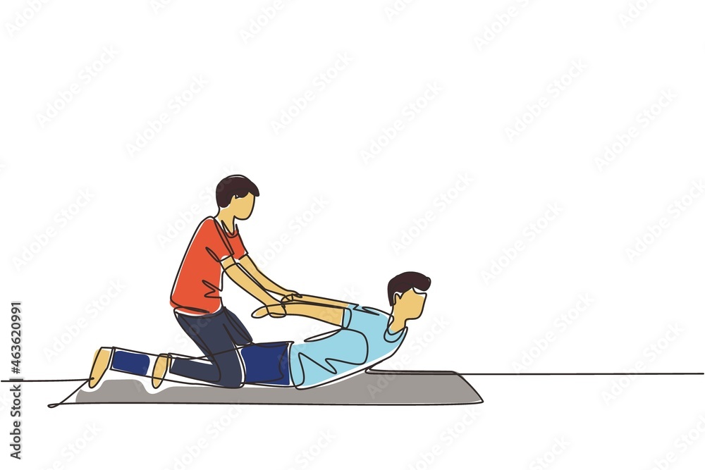 Single continuous line drawing professional therapist practicing massage therapy. Man patient enjoying wellness spa body treatment. Rehabilitation, physiotherapy treatment. One line draw design vector