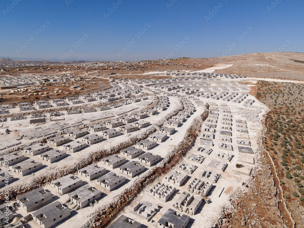 Camps made of reinforced concrete as an alternative to the canvas tents for housing the displaced Syrians