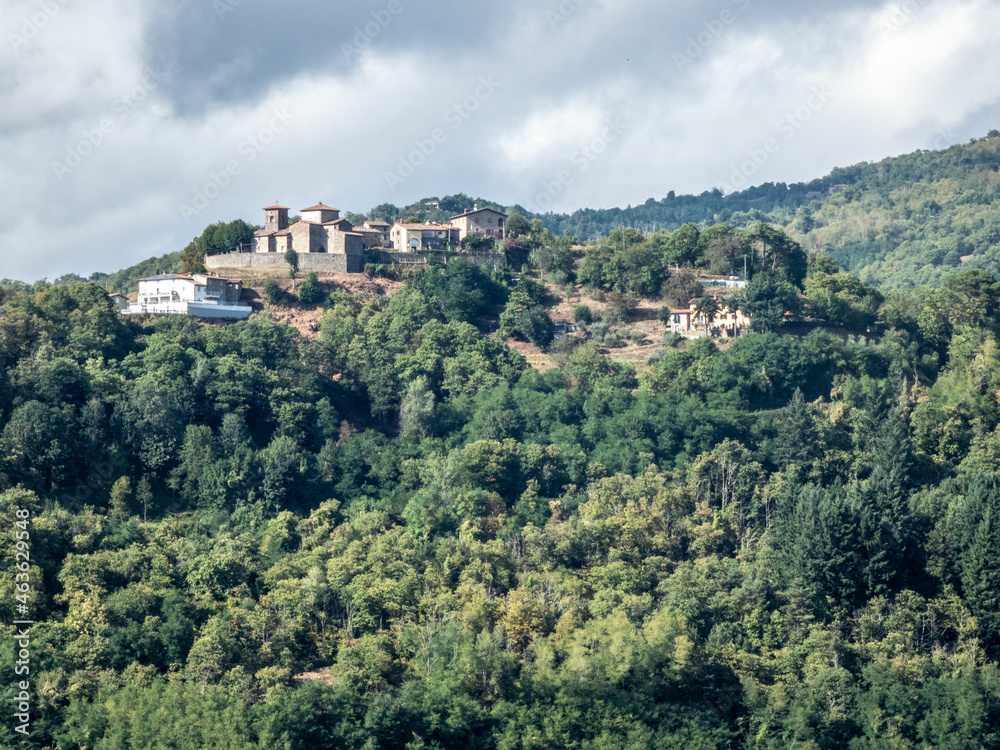 Village dans les montagnes de la Toscane Italie