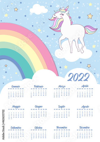 Calendario italiano 2022 con unicorno e arcobaleno photo