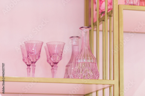 Fototapeta Naklejka Na Ścianę i Meble -  vase with pink flowers