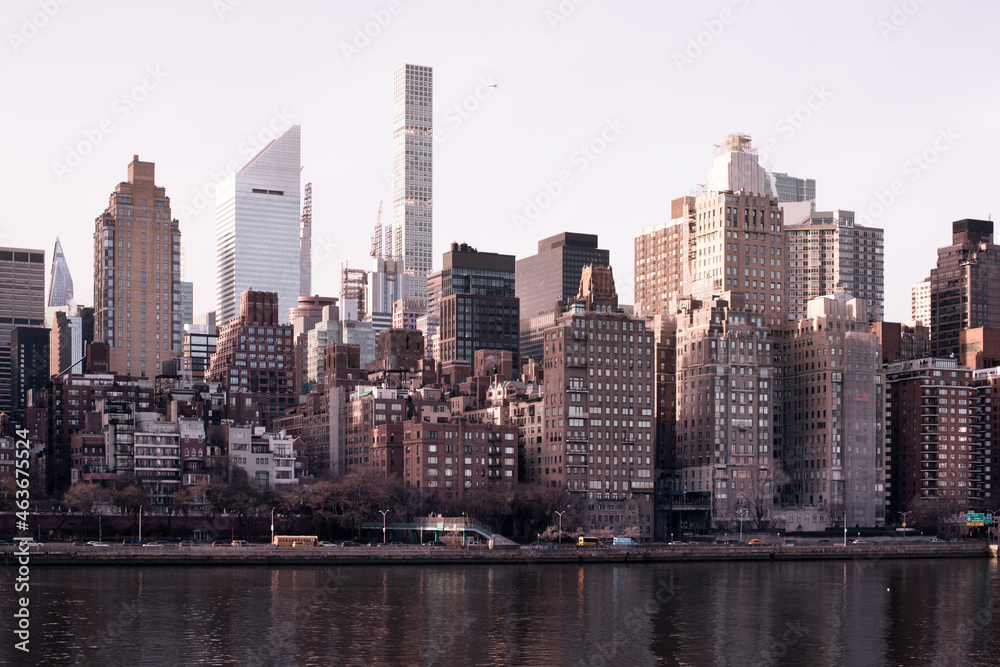 Obraz premium Manhattan’s skyline from East River