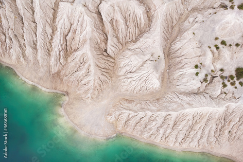 Quadro su tela Kaolin quarry and its lake
