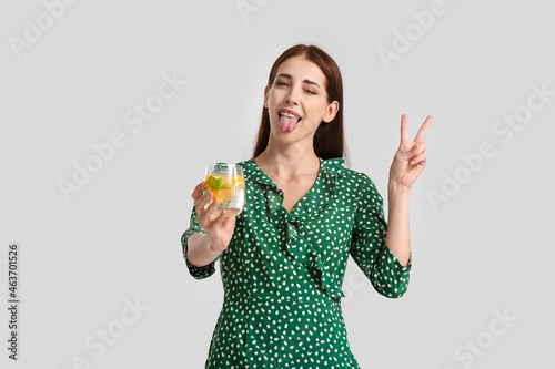Funny young woman with fres...