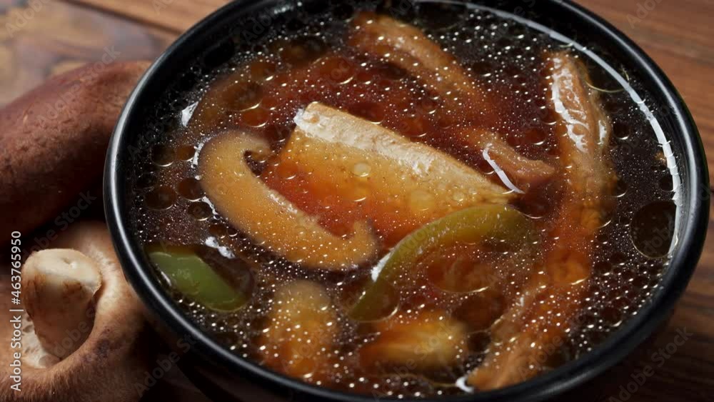 Dish Soup with Fresh Minority Characteristics in Northeast China，Fresh Clan