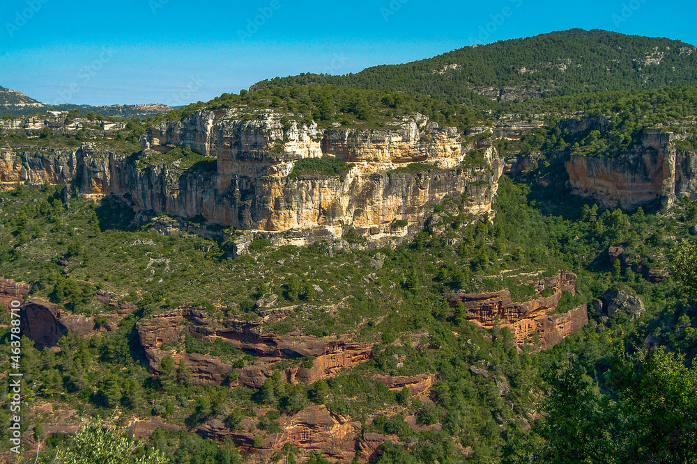 Vista de Siurana que se encuentra en la parte más baja de la Sierra de la Gritella, en la comarca de Priorato, Tarragona, Catalunya.