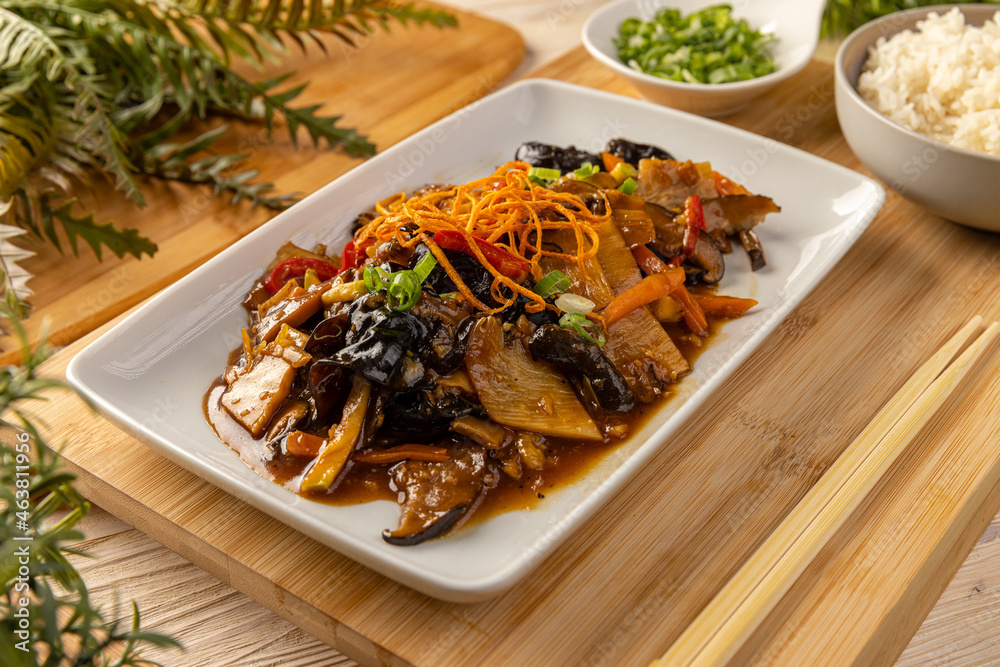 Noodles stir fry with ear wood mushrooms Noodles stir fry with ear wood mushrooms