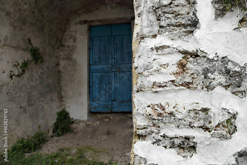 old door in the wall © renatoromani