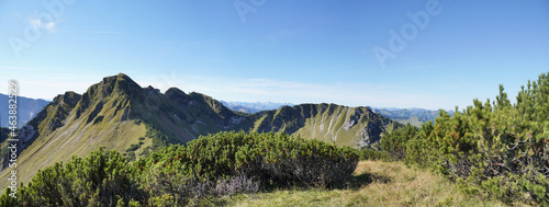 Rotwand-Panorama auf einer Wanderung auf den Hochmiesing photo