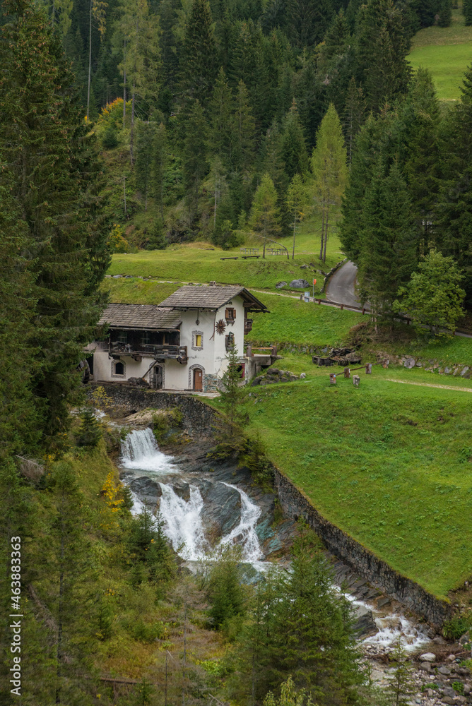 Fototapeta premium Scenic landscape of Dolomites in Italy during autumn time