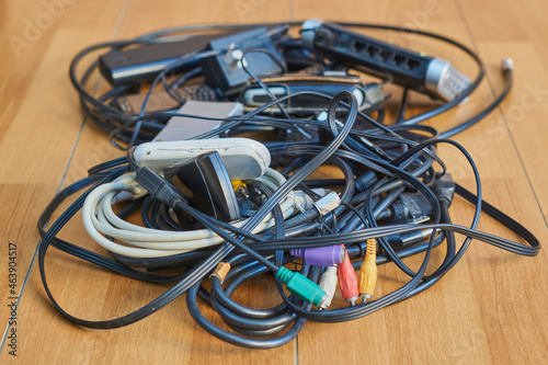 Cables enredados photo