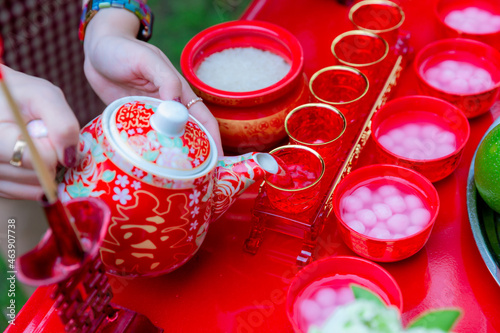 Photography Traditional Chinese tea sets in wedding day