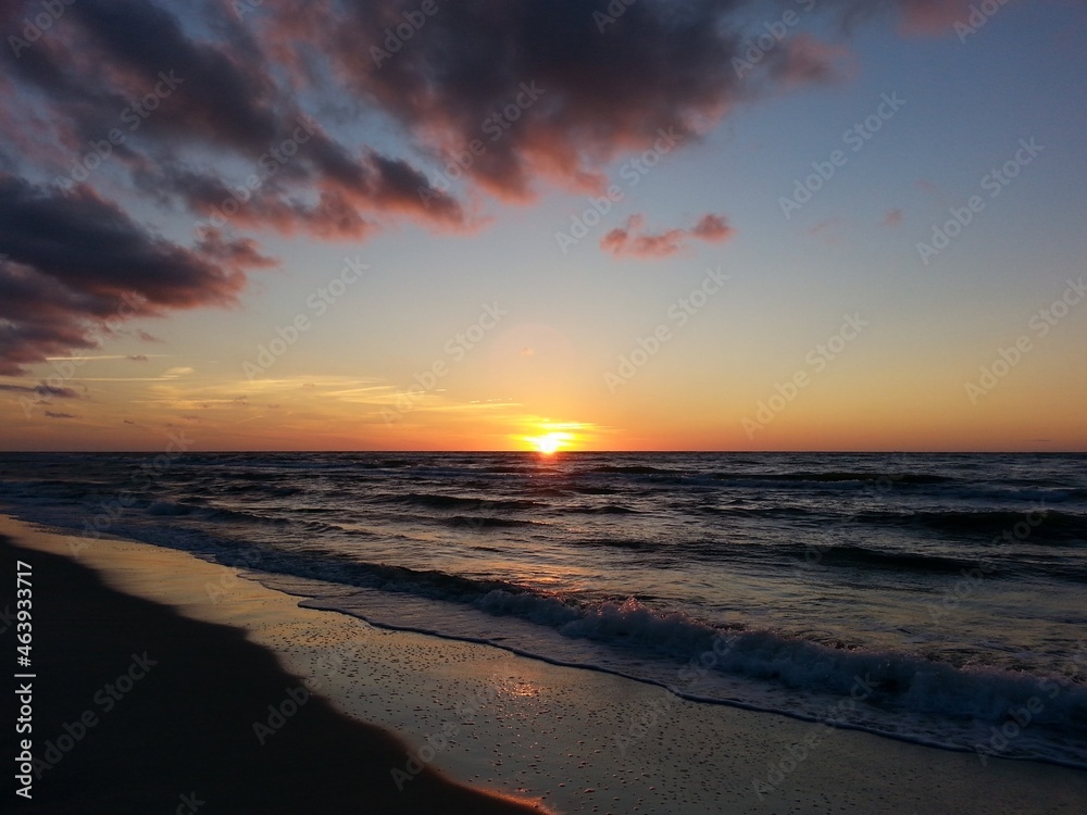 Obraz premium sunset at the beach