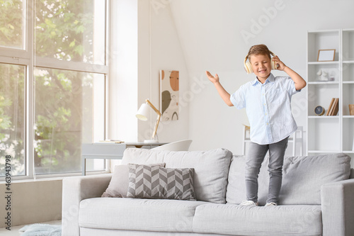 Cute little boy in headphon...