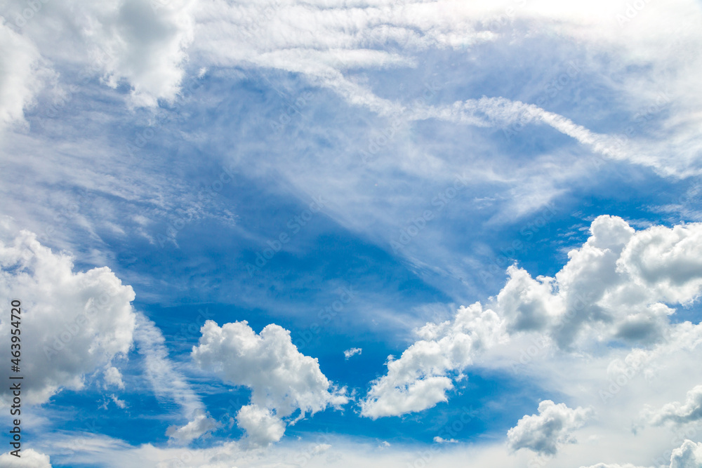 Naklejka premium Blue sky and white clouds