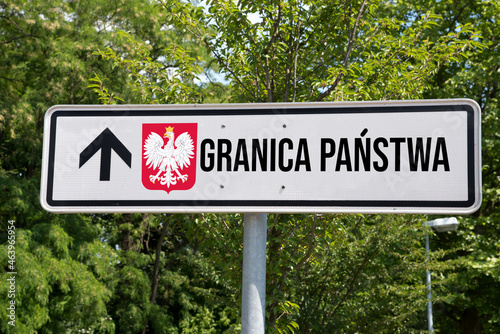 Ein Schild mit dem Hinweis auf Grenze zur Polen