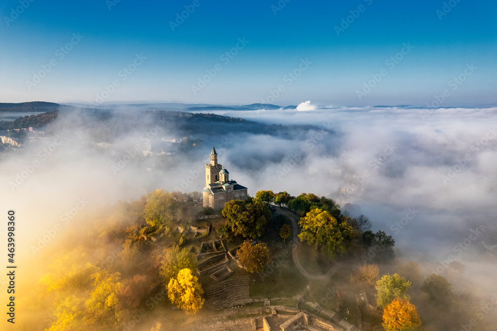 Aerial view of Tsarevets Fortress in Veliko Tarnovo
 - obrazy, fototapety, plakaty 