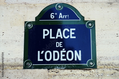 Place de l'Odéon. Plaque de nom de rue. Paris.