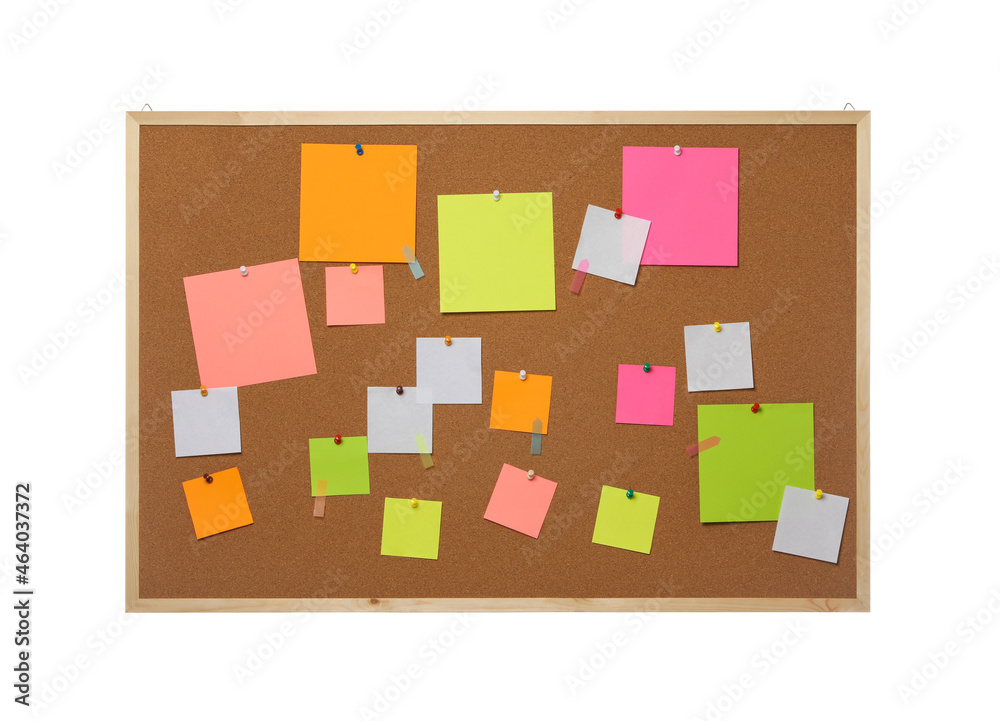 Obraz premium Empty notes pinned to cork board on white background