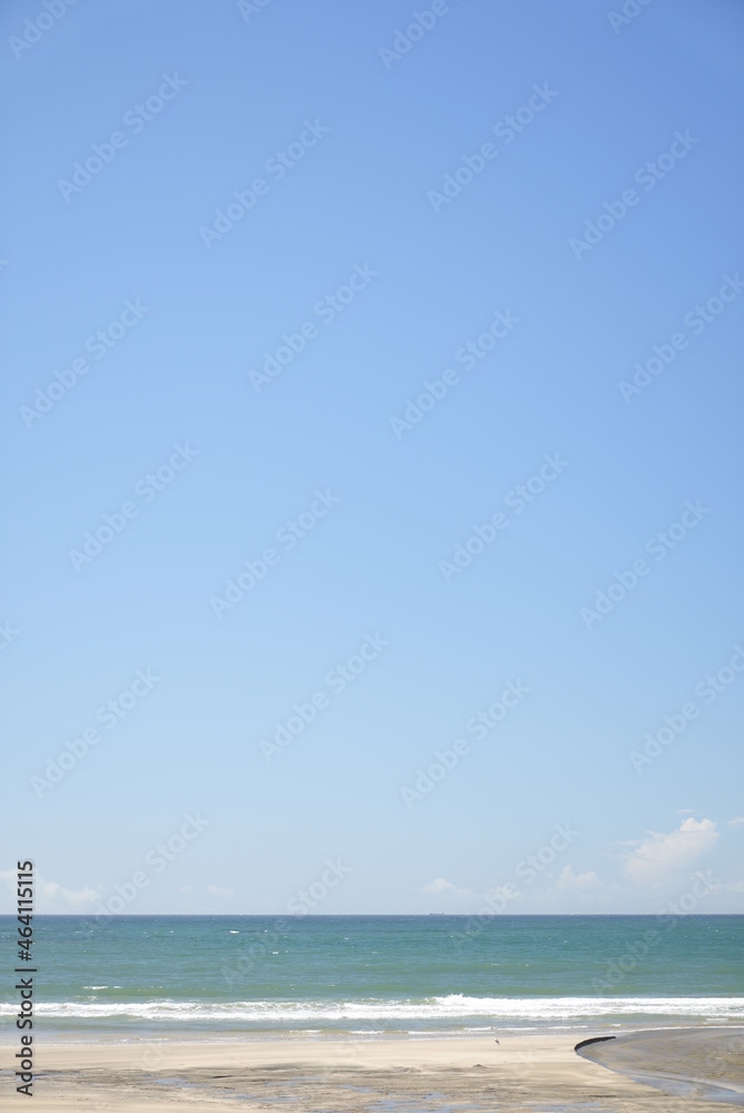 Fototapeta premium 浜, 海, 海, 空, 砂, 水, トロピカル, サマータイム, アイランズ, 自然, 惰性で進む, 風景, 旅行, 波, 雲, バカンス, 地平線, 海景, 雲, 楽園, 美しさ, 太陽, 青, 観光, 休日