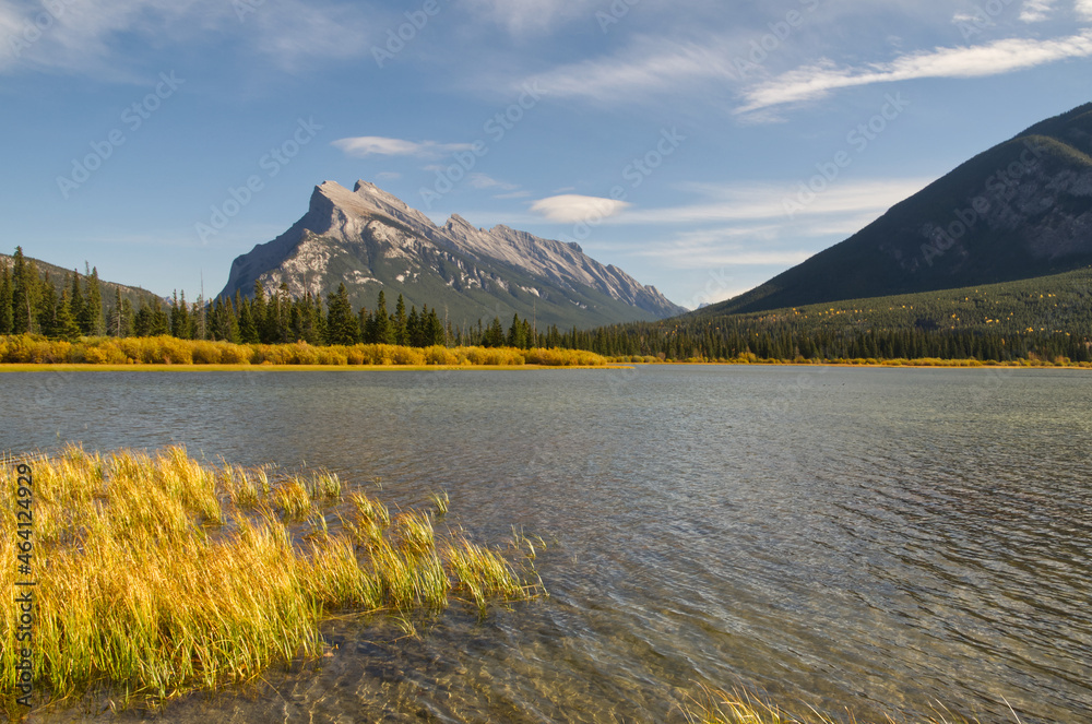 Obraz premium Vermillion Lakes with Mount Rundle in the Background