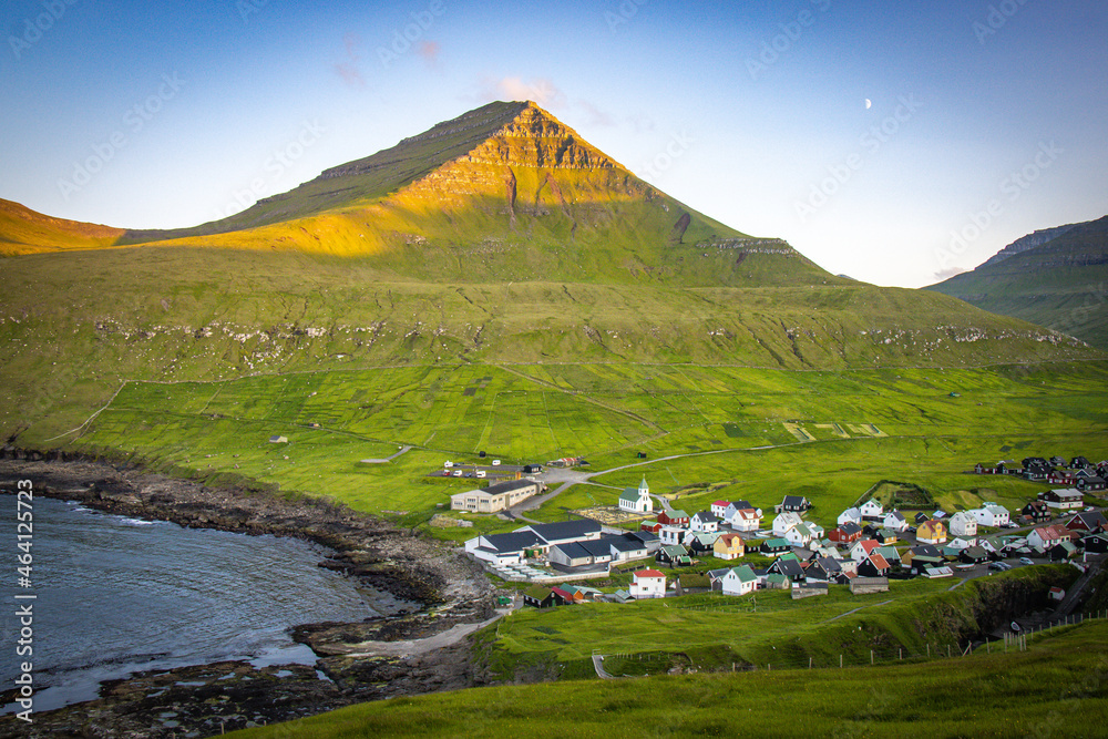 Fototapeta premium sunset at bay of gjogv, faroe islands, eysturoy, north atlantic, europe