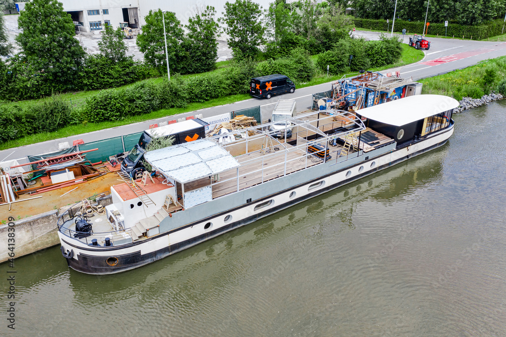 Naklejka premium Work in Progress