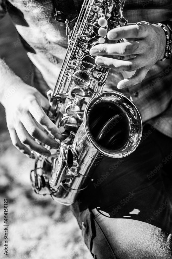 Obraz premium playing the saxophone