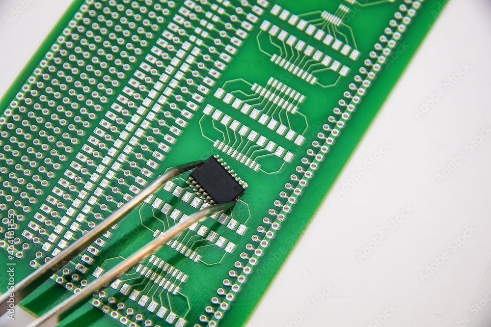Tweezers with smd compenent chip for pcb Tweezers with smd compenent chip for pcb