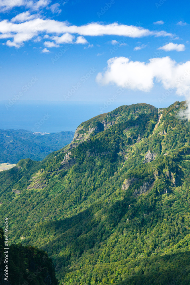 山岳風景　海谷山塊　日本海　秋