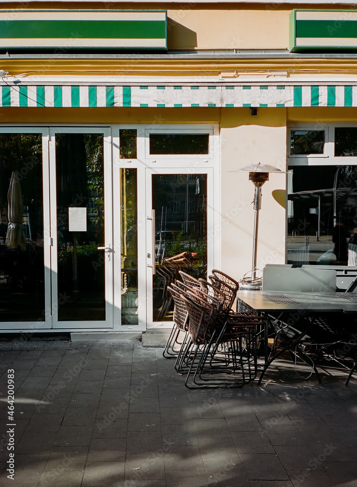 closed Italien restaurant in the urban city, impact of the corona virus 2021 in Germany. closed Italien restaurant in the urban city, impact of the corona virus 2021 in Germany.