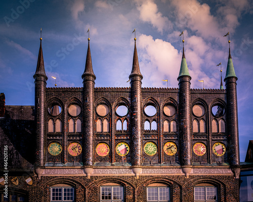 Obraz na płótnie The partial view of the Lübeck town hall with Gothic turrets w salonie