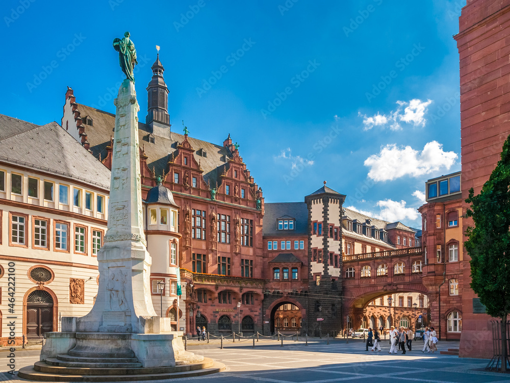 Lovely view of the historic square Paulsplatz with the Unity Monument in the heart of Frankfurt am Main. In the background is the Ratskeller and the Bridge of Sighs that are part of the Römer complex.