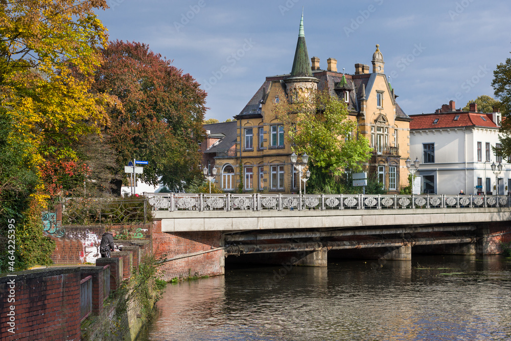 Lüneburg bei der Ratsmühle Herbst sonnig