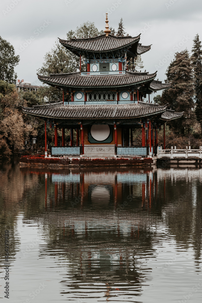 Naklejka premium chinese temple