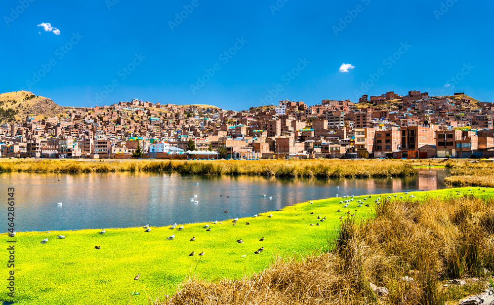 Obraz premium View of Puno from Lake Titicaca in Peru