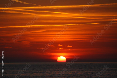 Fototapeta Naklejka Na Ścianę i Meble -  diving into colors is a sunset story