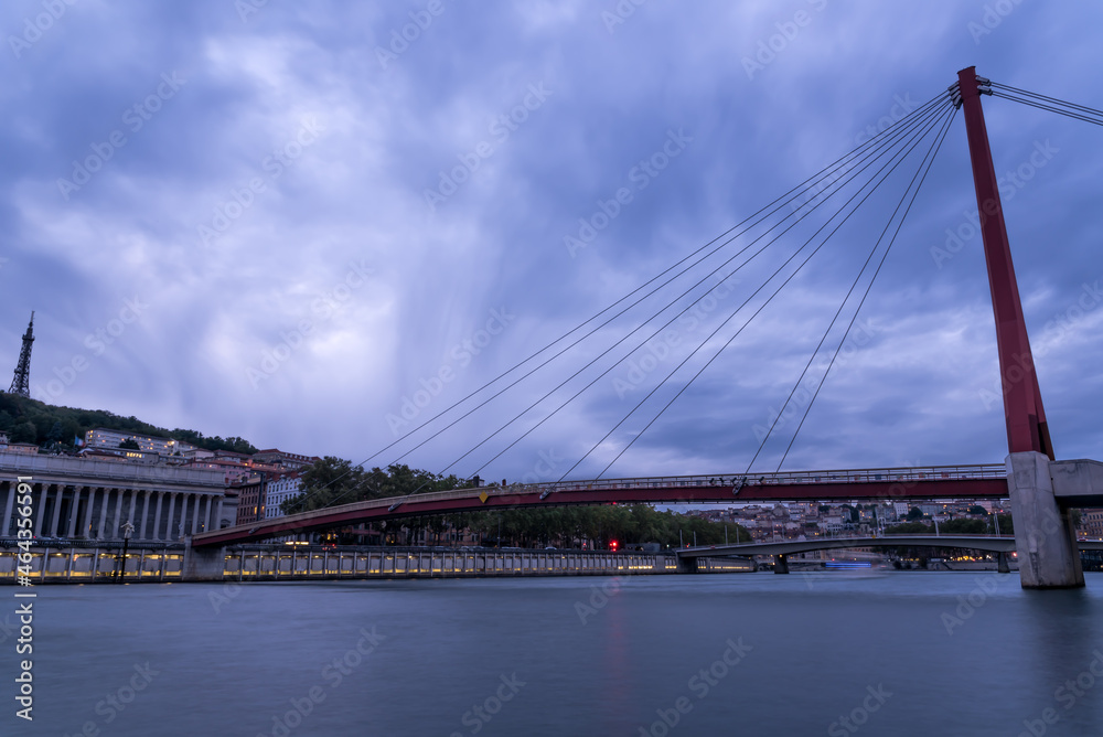 Fototapeta premium suspension bridge at night in lyon