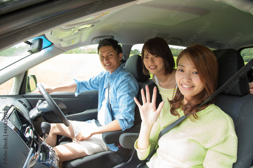 車の中の若者三人 車の中の若者三人