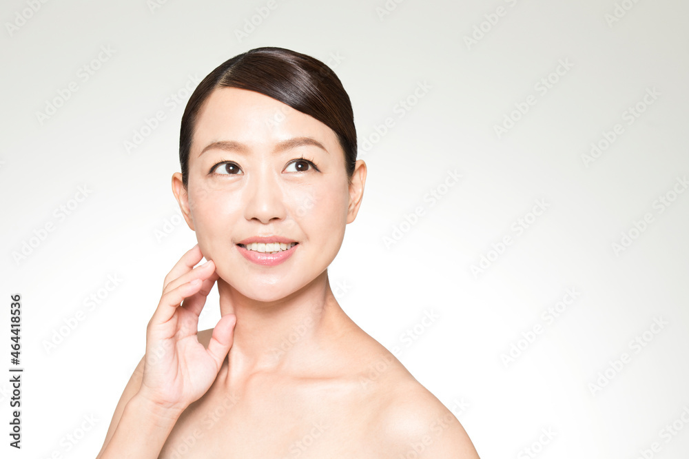 中年女性の美容イメージ