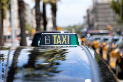 Group of taxi cabs in Barcelona Fototapet