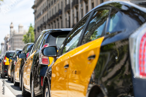 Bilde på lerret Group of taxi cabs in Barcelona