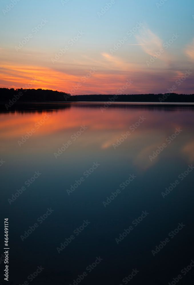 Fototapeta premium Sunset at Jordan Lake in North Carolina