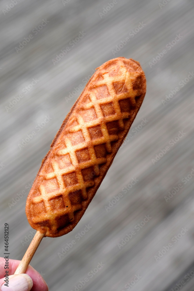 Waffel am Stiel, on a Stick, Dessertgebäck
gebacken
